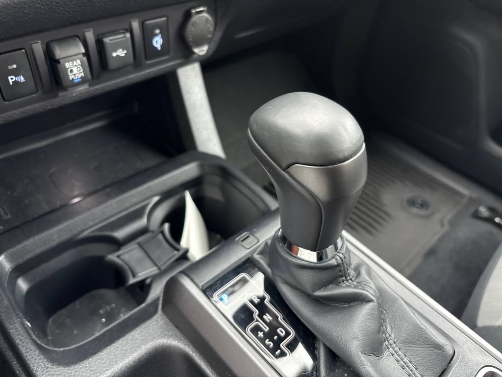 Used 2023 Toyota Tacoma TRD Off-Road w/ Technology Package AWD/4WD image 8
