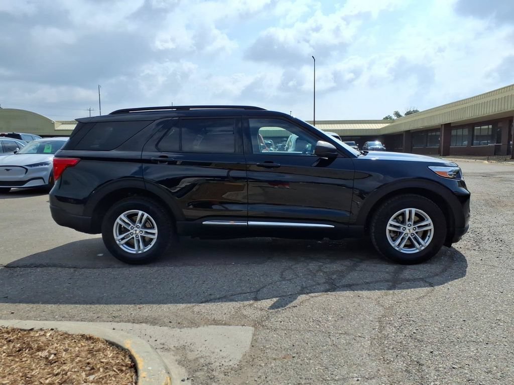 Certified 2023 Ford Explorer XLT w/ Equipment Group 202A AWD/4WD image 6
