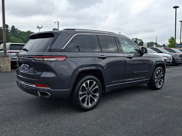 Used 2022 Jeep Grand Cherokee Overland w/ Luxury Tech Group IV AWD/4WD image 6