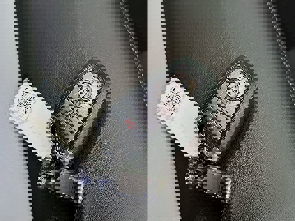 Certified 2022 Ford Explorer XLT w/ Equipment Group 202A image 25