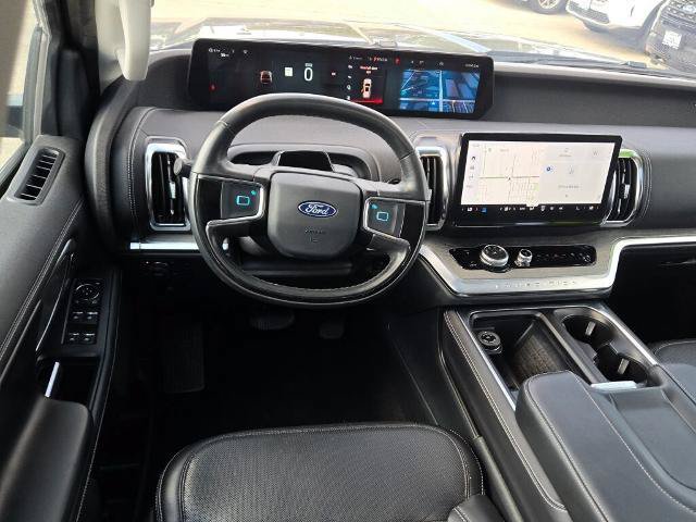 Certified 2025 Ford Expedition Platinum w/ Driver's Package AWD/4WD image 22