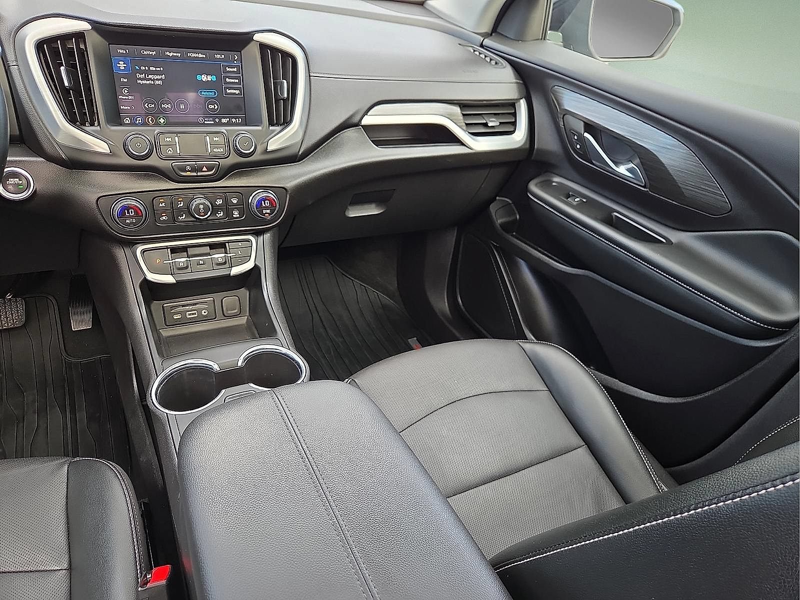 Used 2024 GMC Terrain SLT w/ Tech Package AWD/4WD image 12