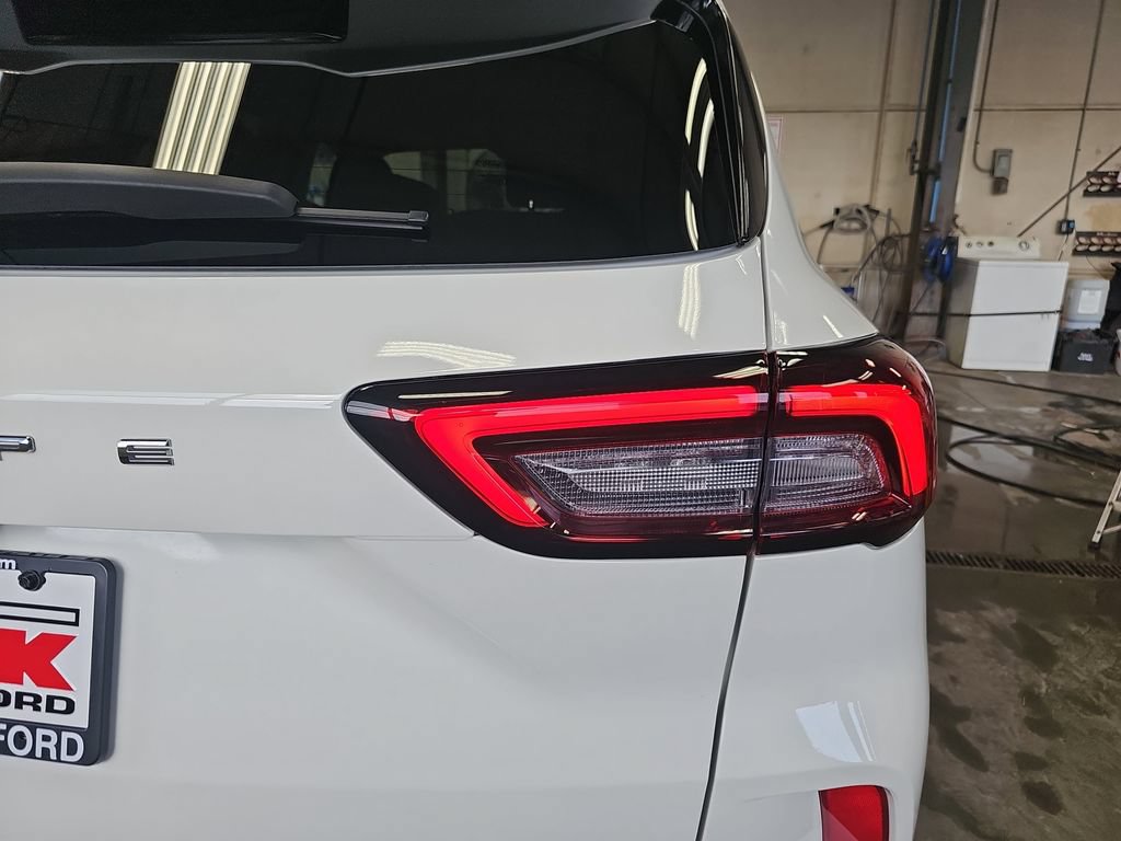 Certified 2023 Ford Escape ST-Line w/ Tech Pack #1 FWD image 33