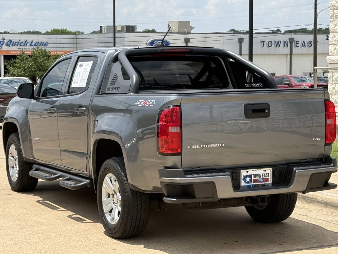 Used 2022 Chevrolet Colorado LT AWD/4WD image 5