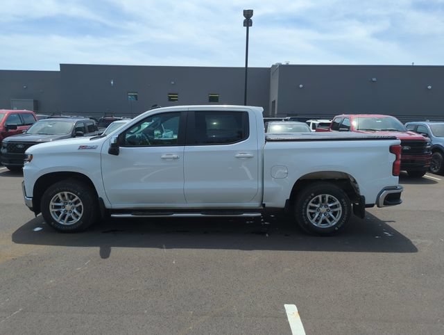 Used 2021 Chevrolet Silverado 1500 LT w/ Z71 Off-Road Package AWD/4WD image 2