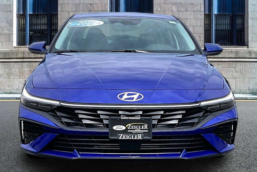 Used 2025 Hyundai Elantra SEL FWD image 3