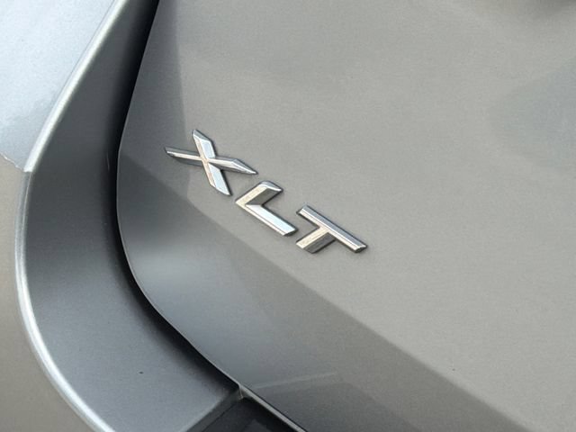 Certified 2022 Ford Explorer XLT w/ Equipment Group 202A RWD image 8