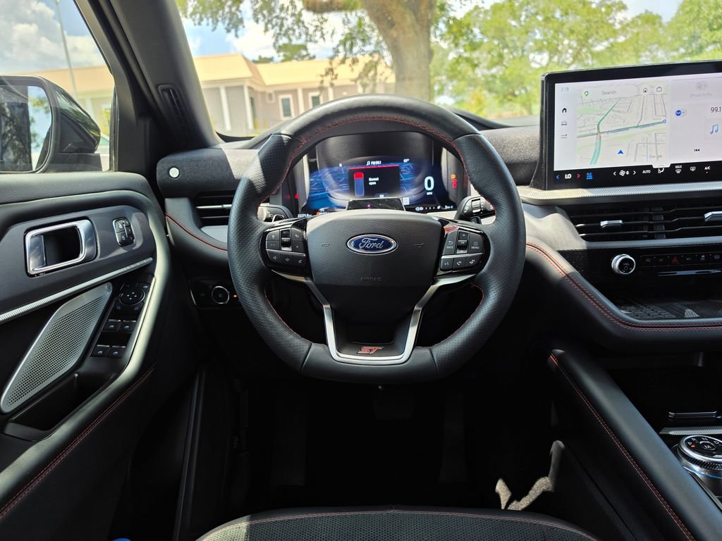 Certified 2025 Ford Explorer ST RWD image 11