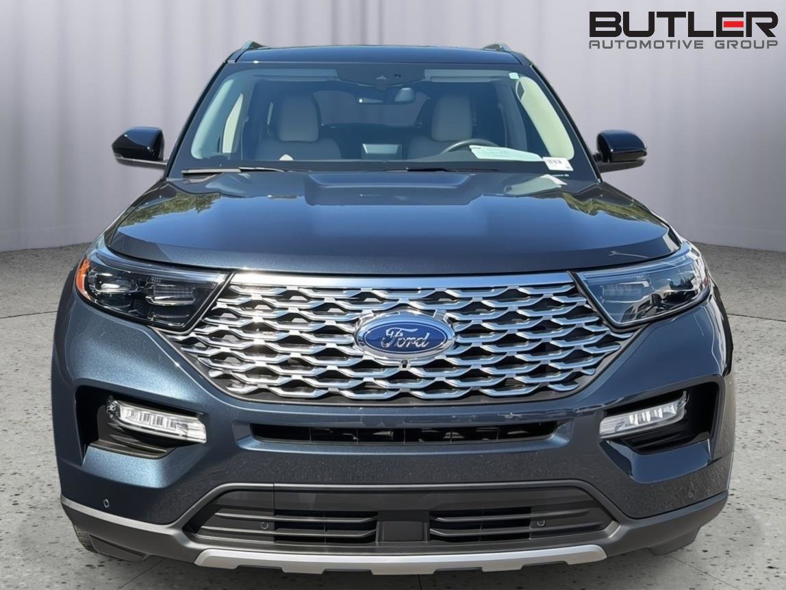 Certified 2023 Ford Explorer Platinum w/ Technology Package AWD/4WD image 9