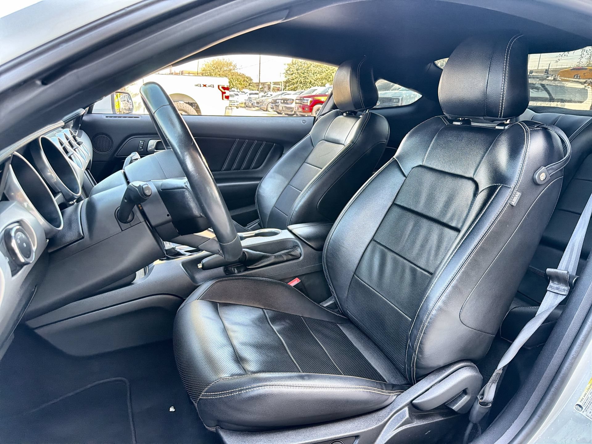Certified 2022 Ford Mustang Premium RWD image 11