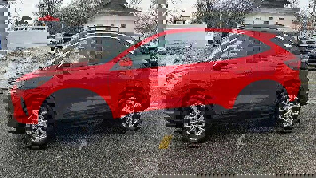 Certified 2024 Ford Escape Active w/ Tech Pack #2 image 3