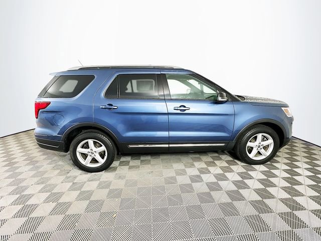Certified 2018 Ford Explorer XLT w/ Equipment Group 202A FWD image 14