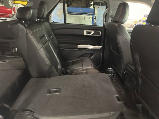 Certified 2023 Ford Explorer XLT w/ Equipment Group 202A AWD/4WD image 39