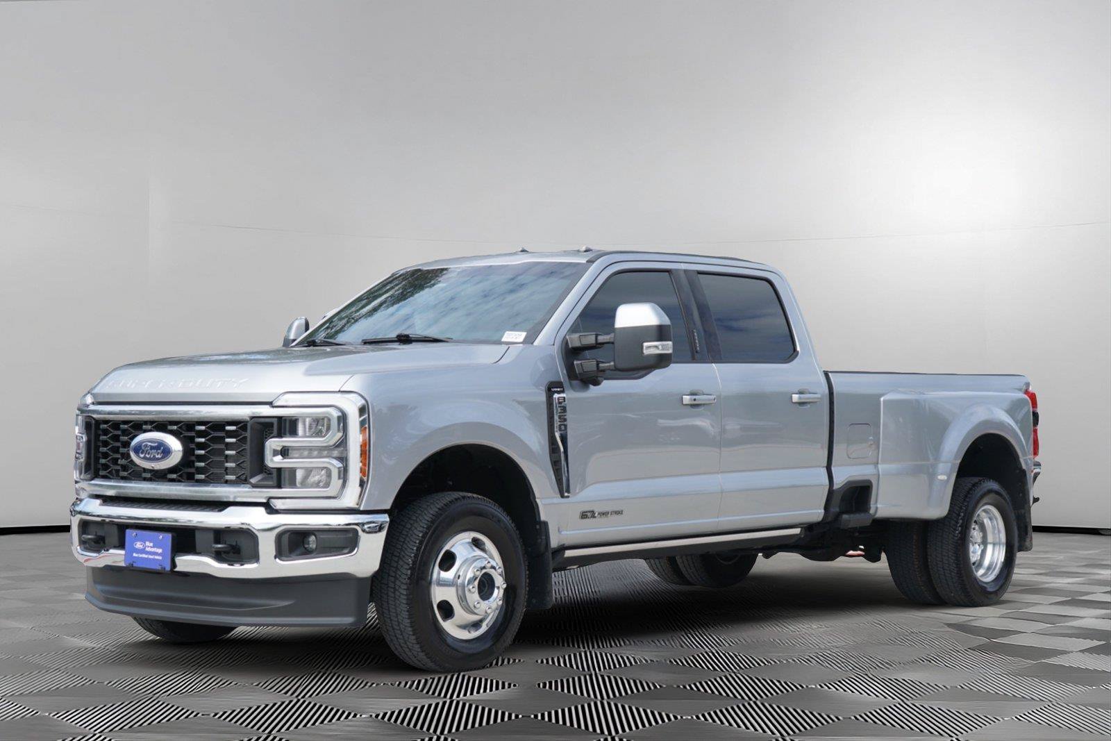 Certified 2023 Ford F350 Lariat w/ FX4 Off-Road Package AWD/4WD image 7