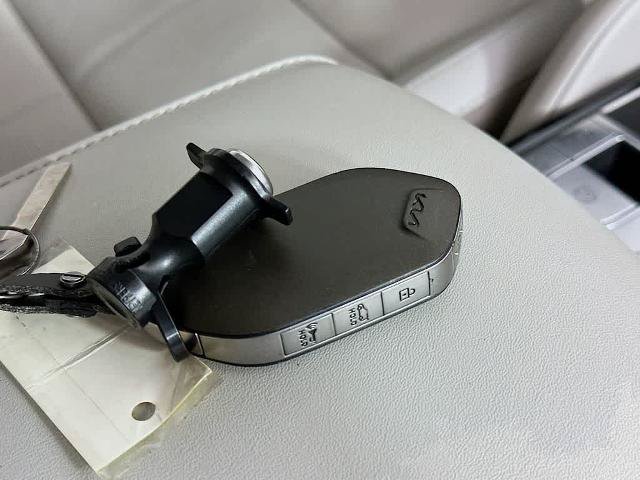 Used 2024 Kia Telluride EX w/ EX Captain's Chair Package FWD image 20