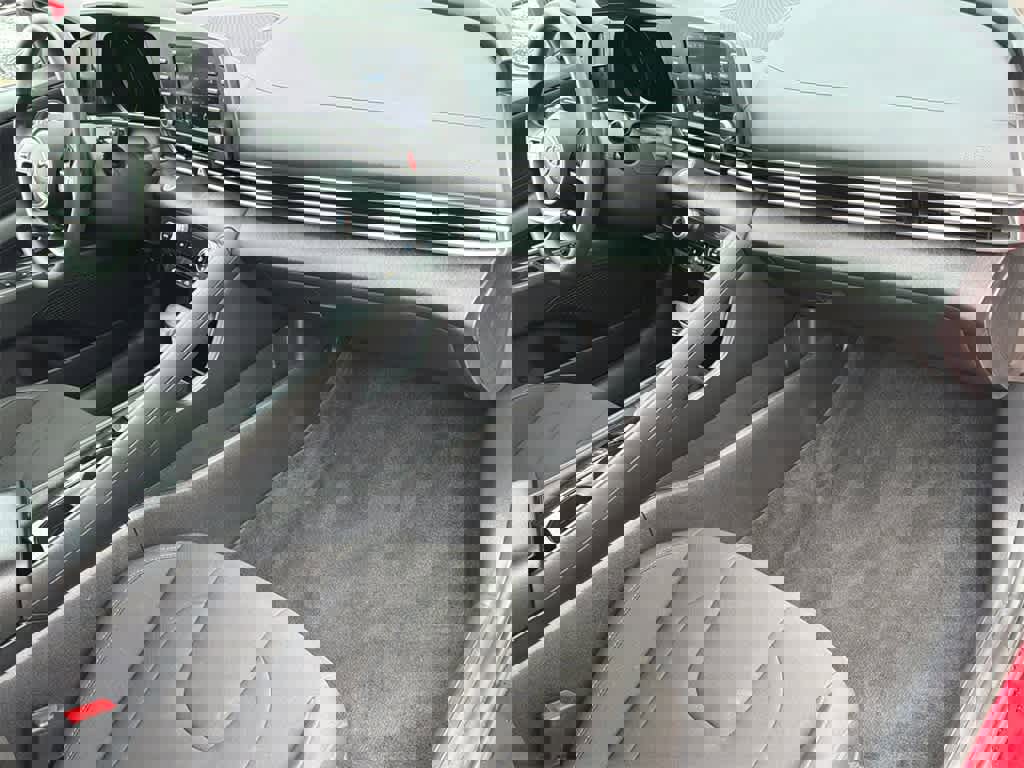 Used 2023 Hyundai Elantra Blue image 13