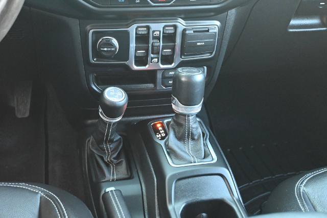 Used 2023 Jeep Wrangler Unlimited Sahara w/ Cold Weather Group AWD/4WD image 29