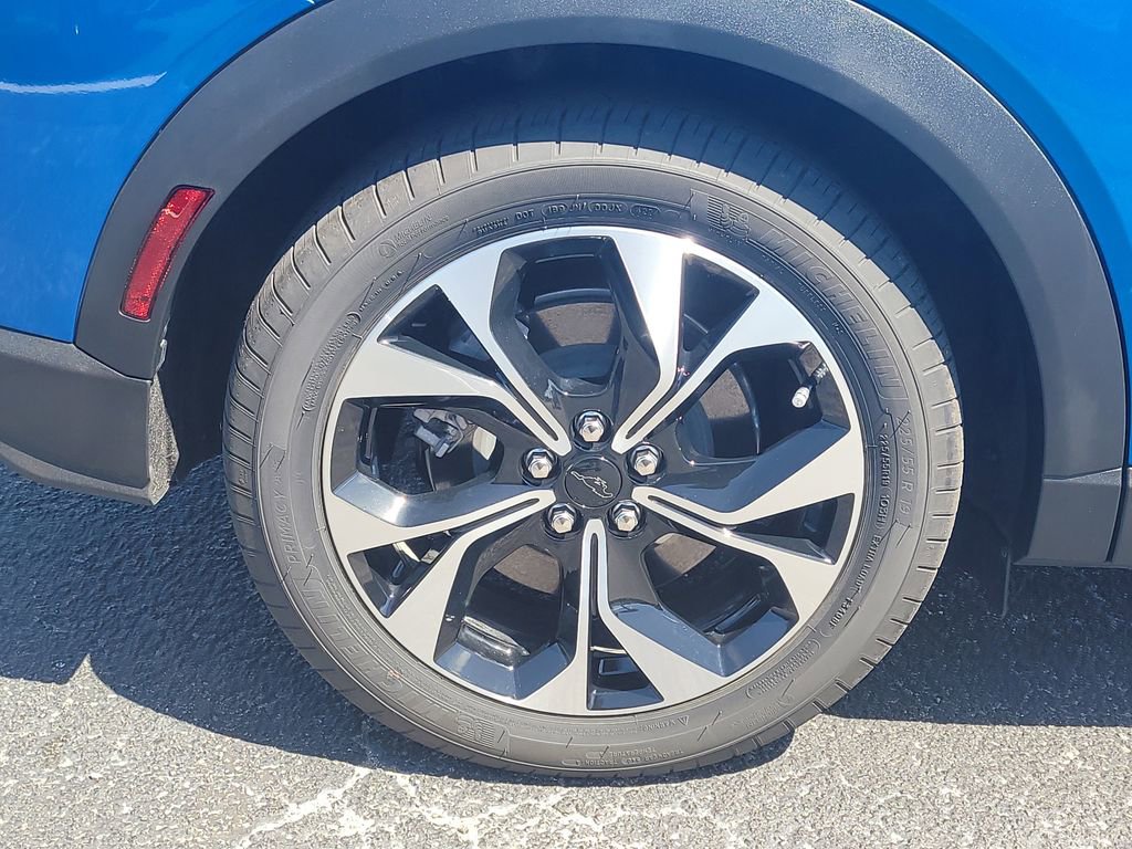 Certified 2025 Ford Mustang Mach-E Select RWD image 5