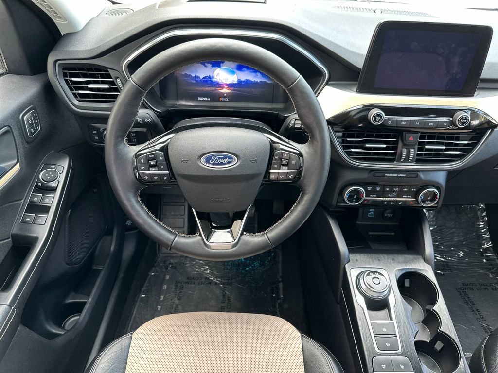 Certified 2022 Ford Escape Titanium w/ Titanium Premium Package image 14