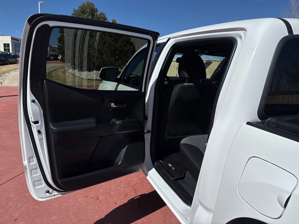 Used 2022 Toyota Tacoma TRD Off-Road w/ Technology Package image 18