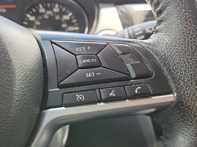 Used 2020 Nissan Rogue SV FWD image 27