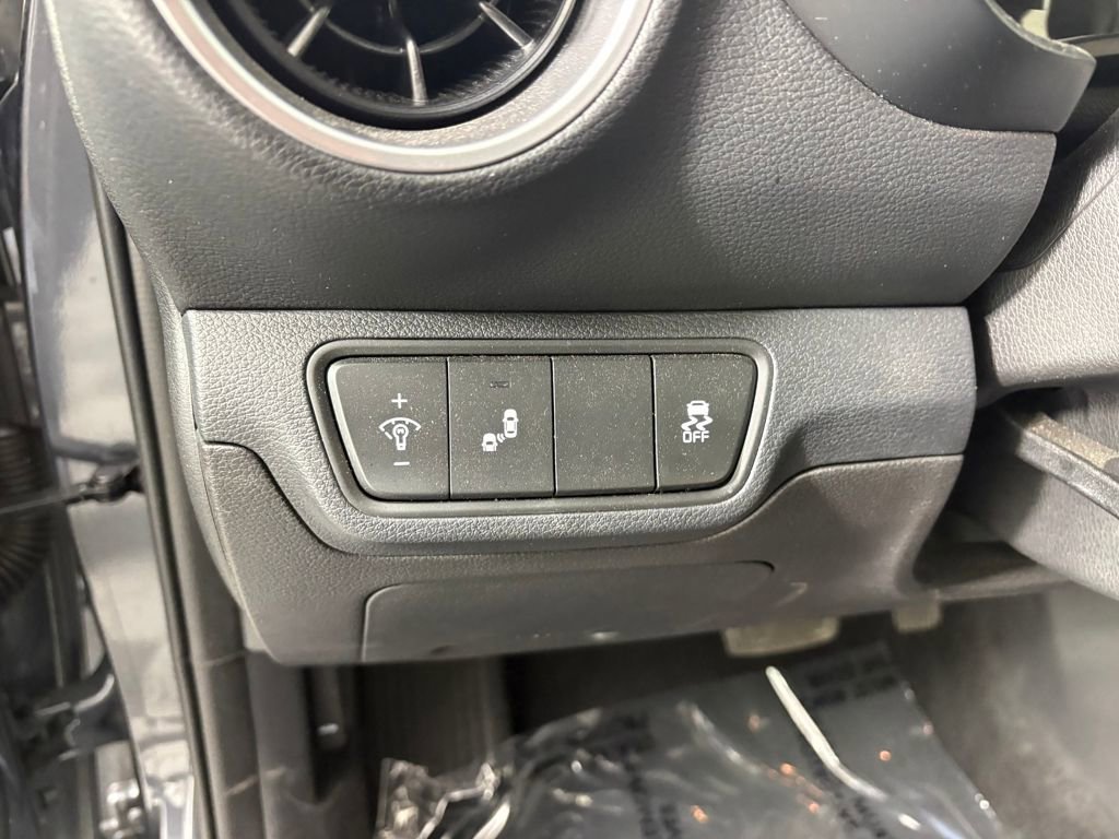 Used 2023 Kia Forte LXS w/ LXS Technology Package image 15