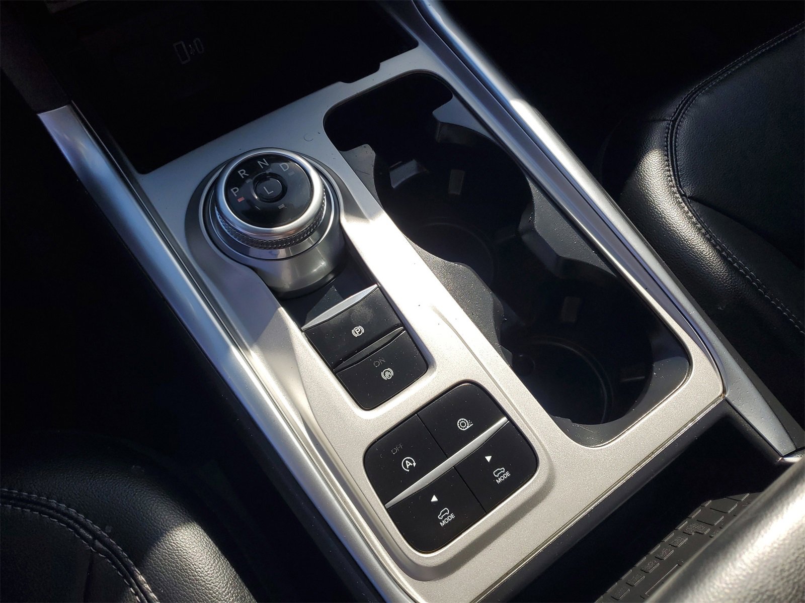 Certified 2024 Ford Explorer Limited w/ Limited Technology Package image 29