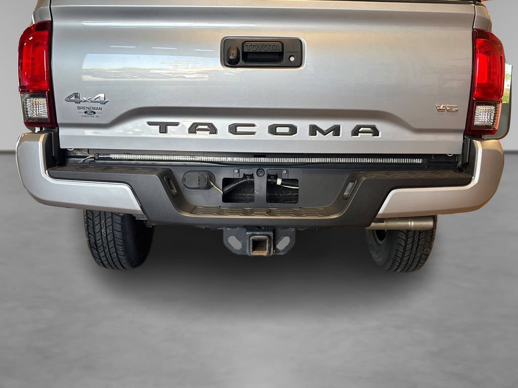 Used 2020 Toyota Tacoma SR AWD/4WD image 17