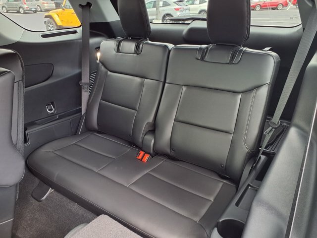 Certified 2024 Ford Explorer XLT w/ Equipment Group 202A AWD/4WD image 25