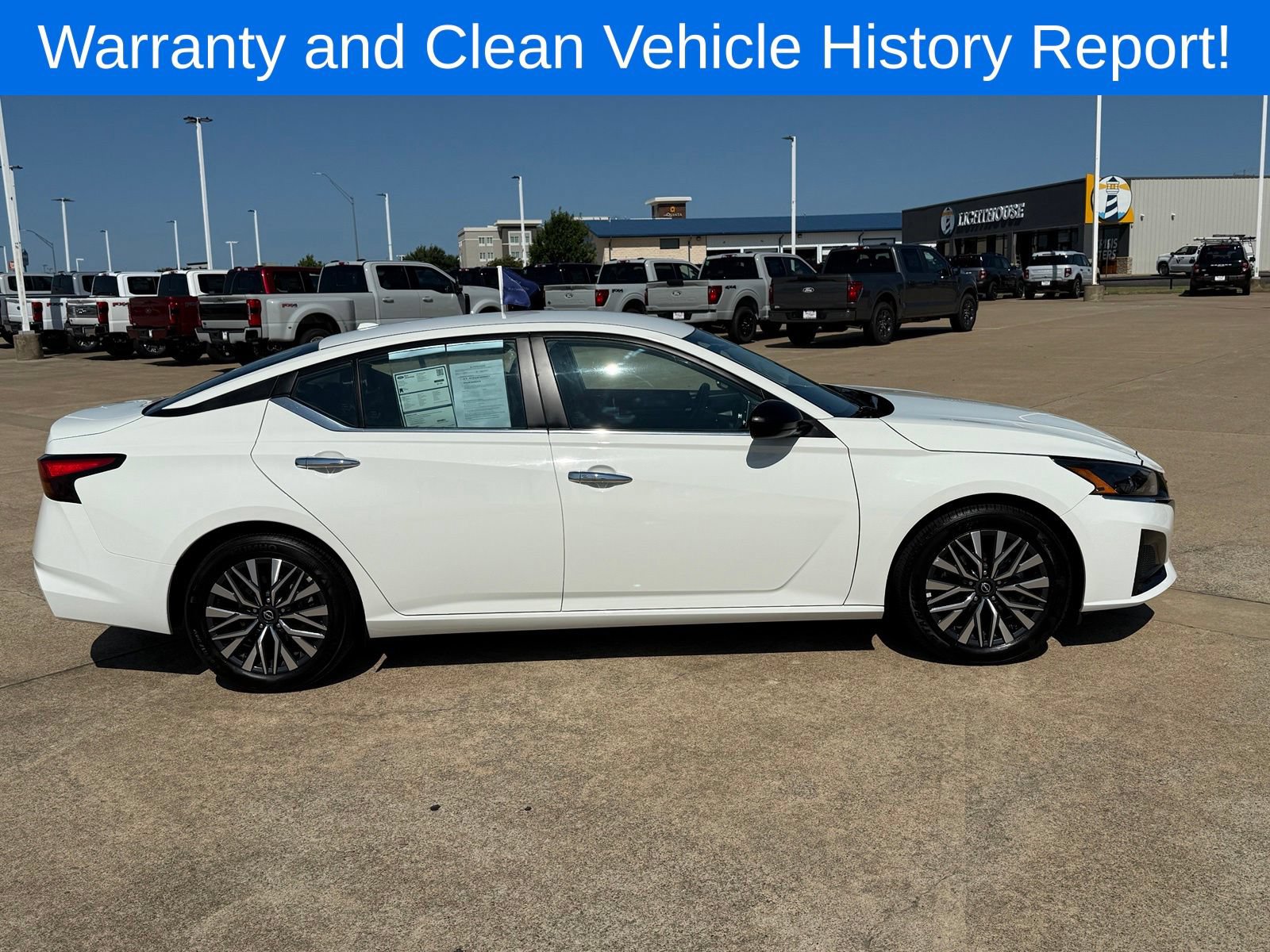 Used 2025 Nissan Altima 2.5 SV FWD image 4