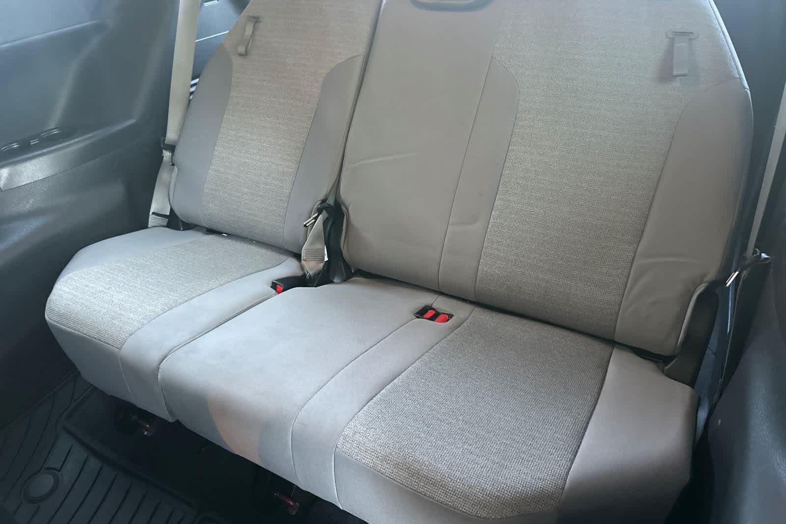 Used 2025 Toyota Sienna LE w/ LE Plus Package AWD/4WD image 15