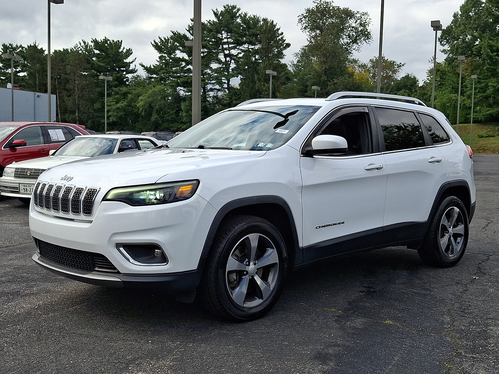 Used 2020 Jeep Cherokee Limited AWD/4WD image 3