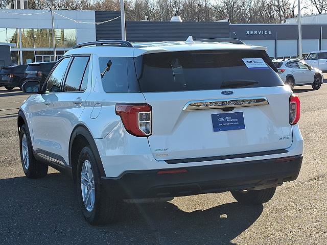 Certified 2022 Ford Explorer XLT image 4