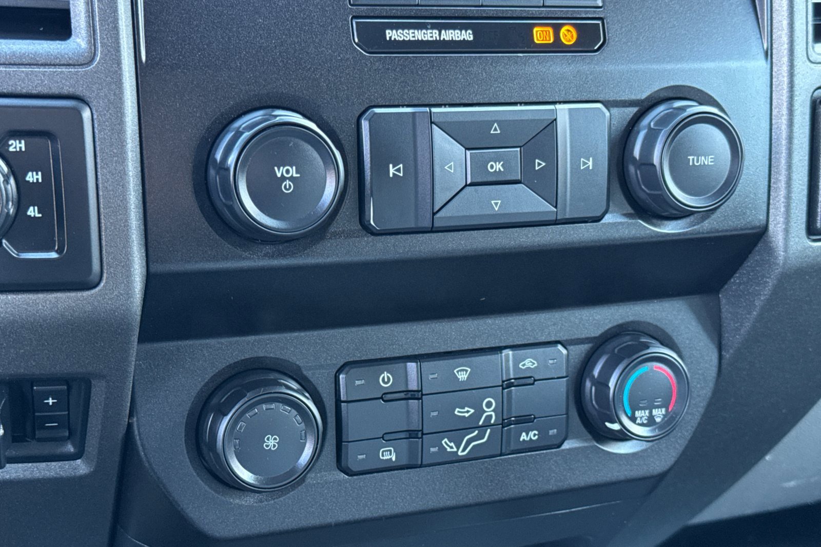 Certified 2020 Ford F550 4x4 Regular Cab Super Duty image 17