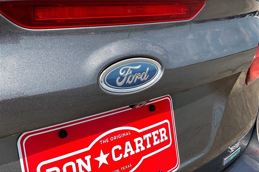 Certified 2018 Ford Focus SE w/ SE Appearance Package image 27