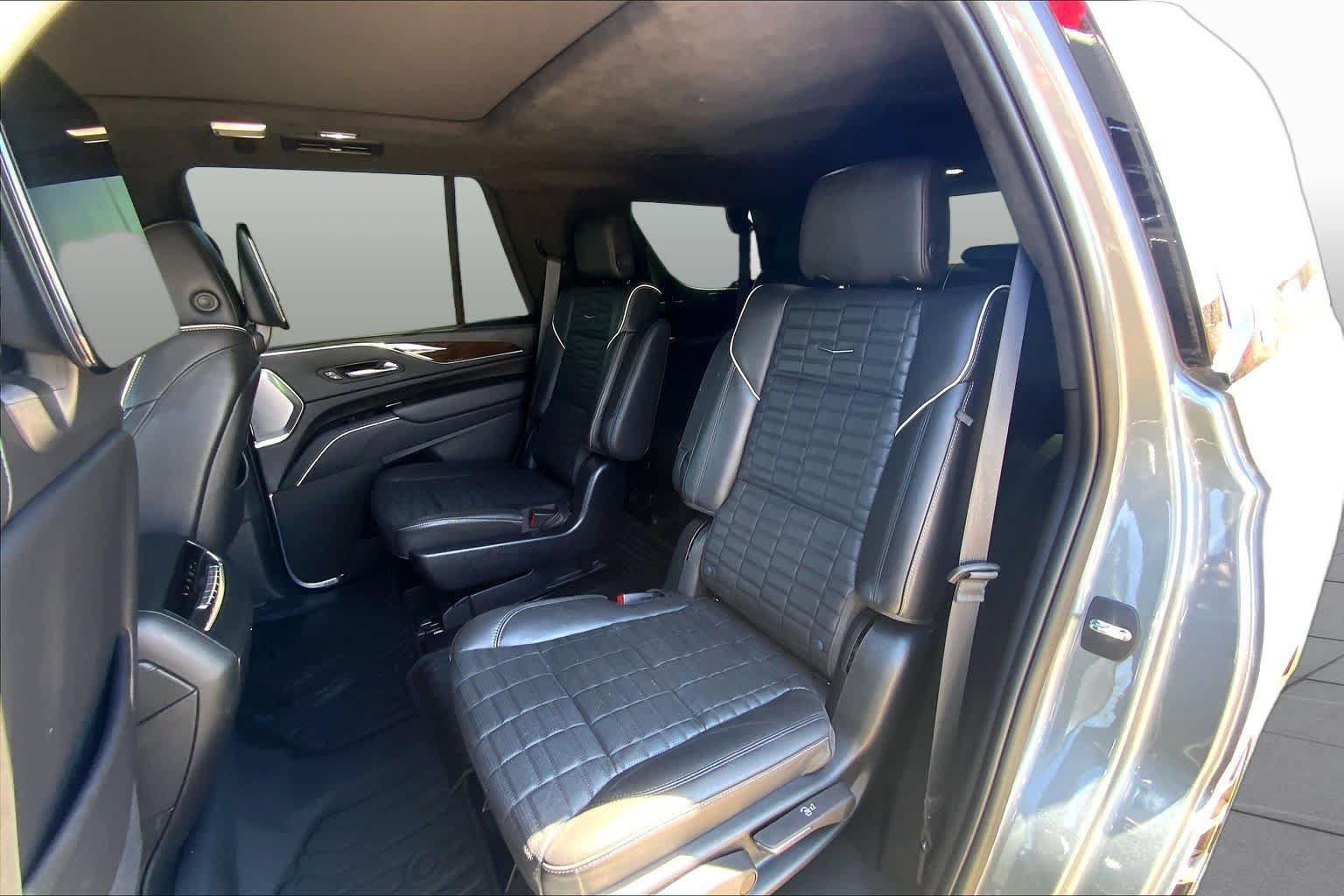 Used 2023 Cadillac Escalade Sport Platinum AWD/4WD image 21