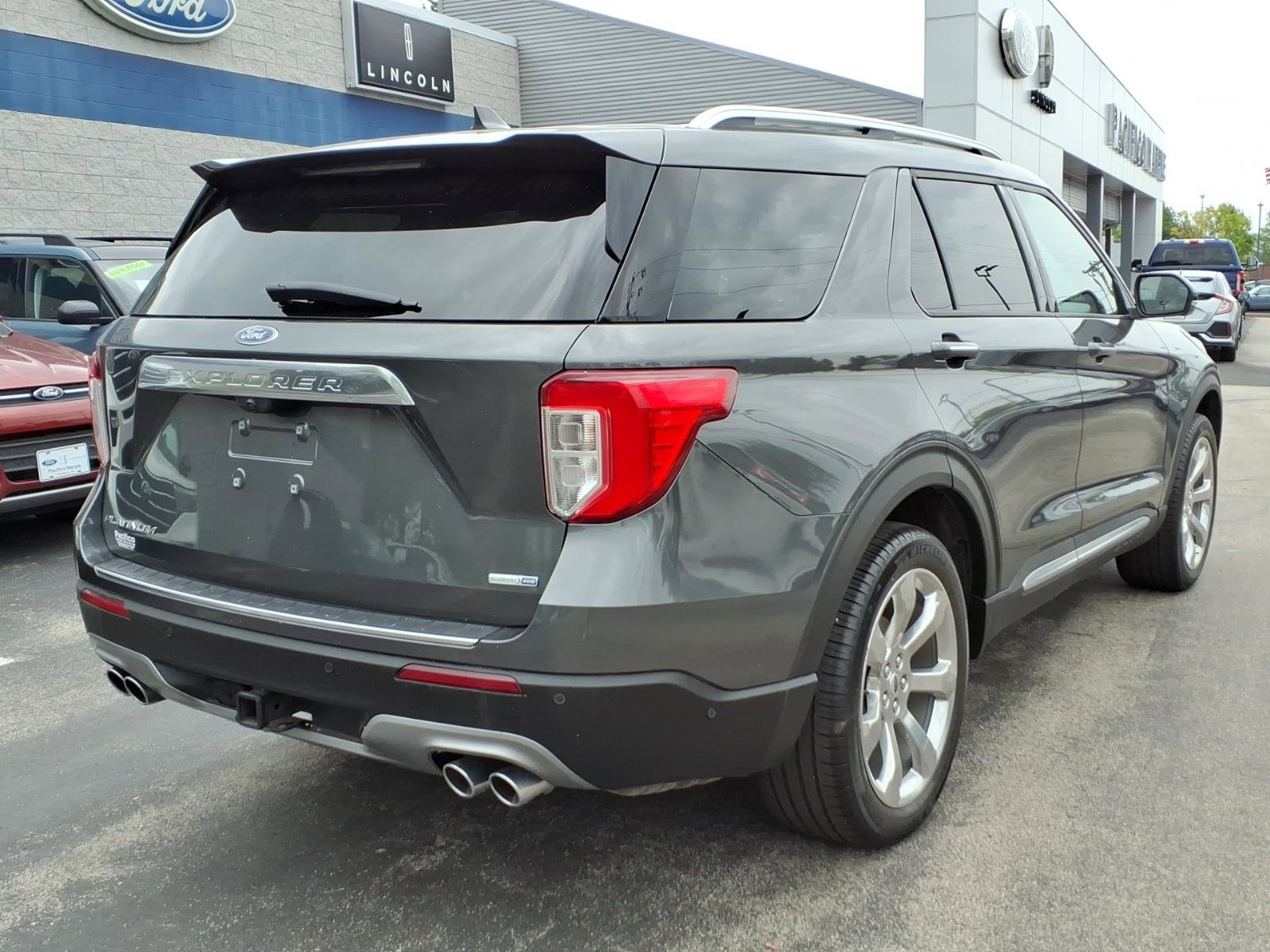 Certified 2020 Ford Explorer Platinum w/ Premium Technology Package AWD/4WD image 4