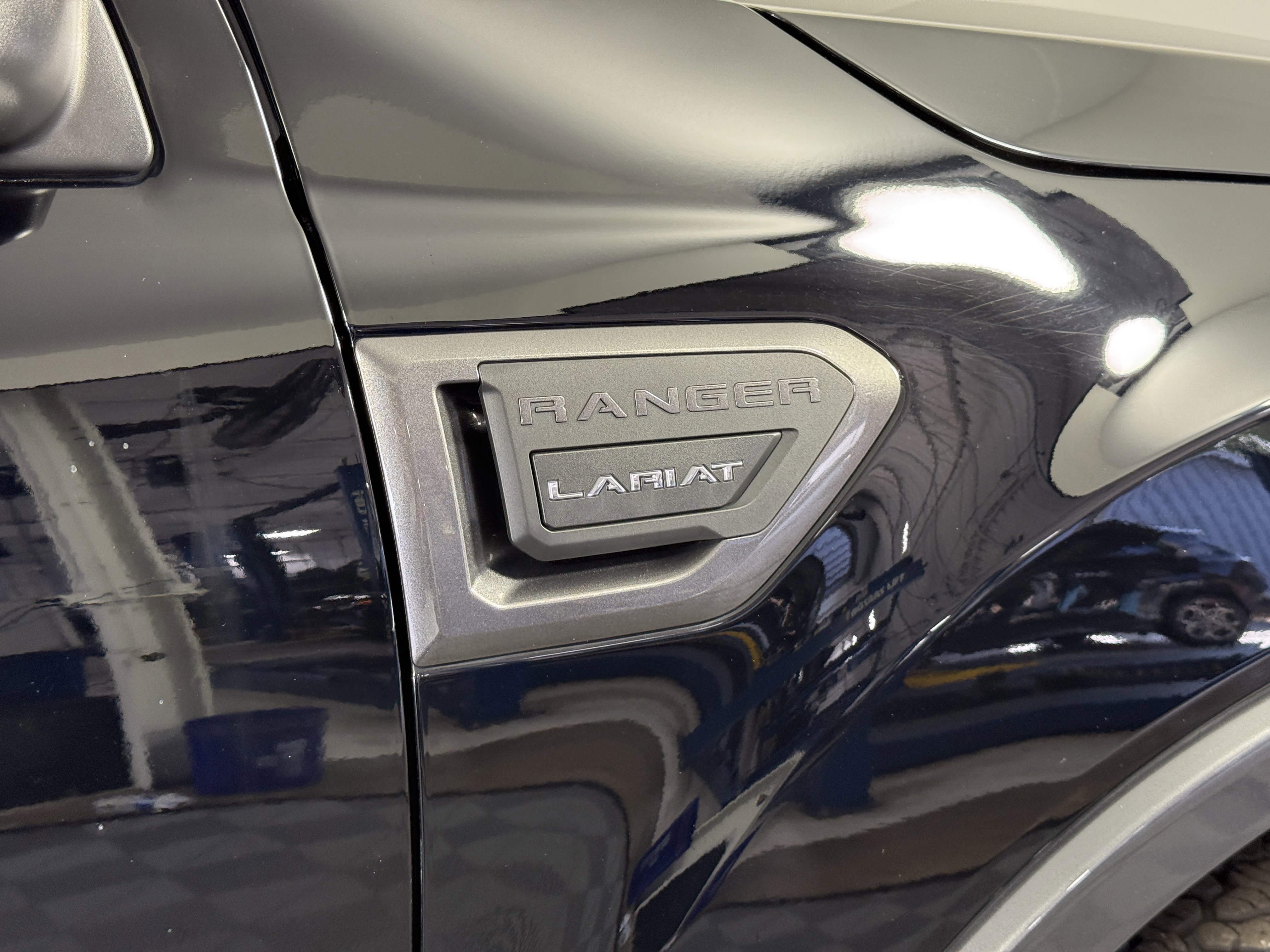 Certified 2022 Ford Ranger Lariat w/ Tremor Off-Road Package image 9