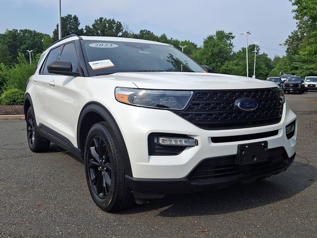 Certified 2023 Ford Explorer XLT w/ Equipment Group 202A AWD/4WD image 2