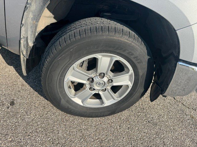 Used 2018 Toyota Tundra SR5 w/ SR5 Upgrade Package AWD/4WD image 37