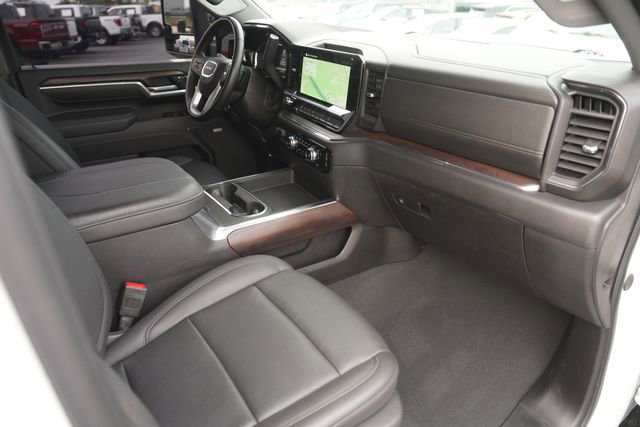 Used 2025 GMC Sierra 2500 SLT w/ SLT Convenience Package AWD/4WD image 17
