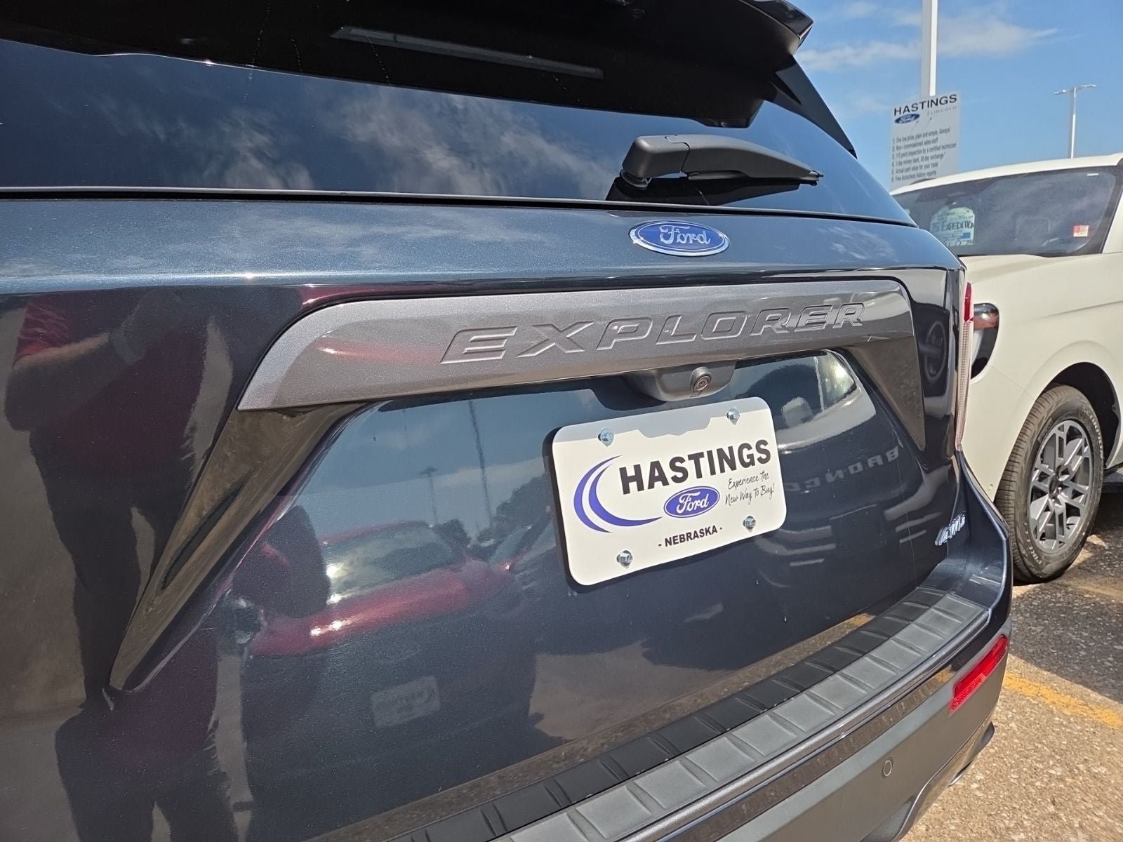Certified 2024 Ford Explorer XLT w/ Equipment Group 202A AWD/4WD image 9