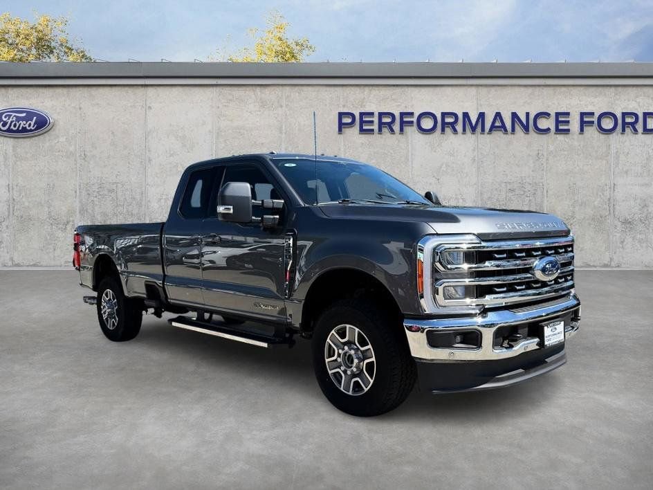 Certified 2023 Ford F350 Lariat w/ Tow Technology Package image 5