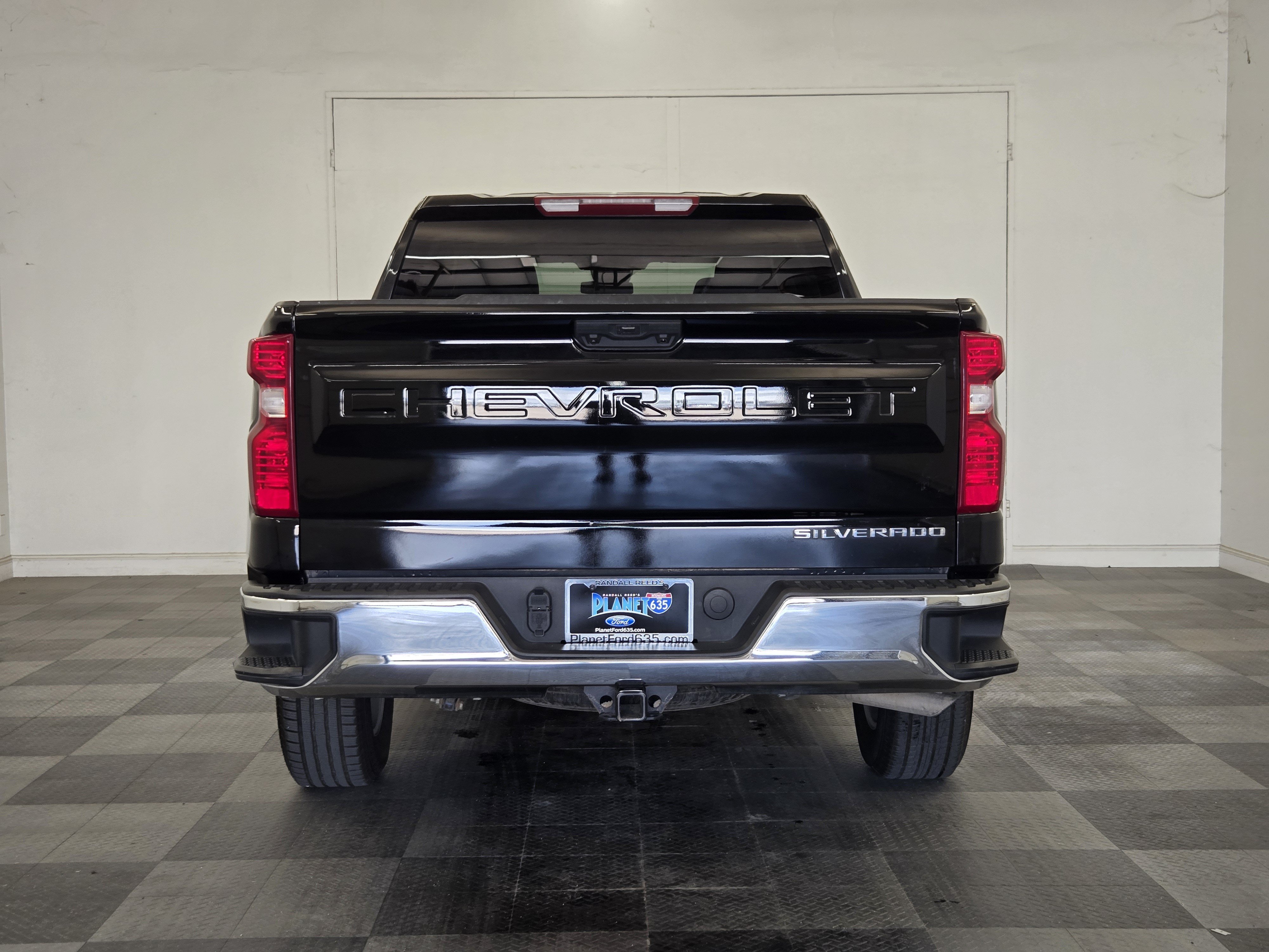 Used 2025 Chevrolet Silverado 1500 LT AWD/4WD image 5