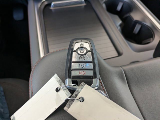 Certified 2025 Ford Expedition Active image 31