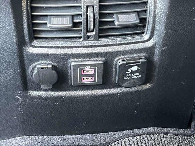 Used 2021 Nissan Titan SV w/ SV Convenience Package image 9