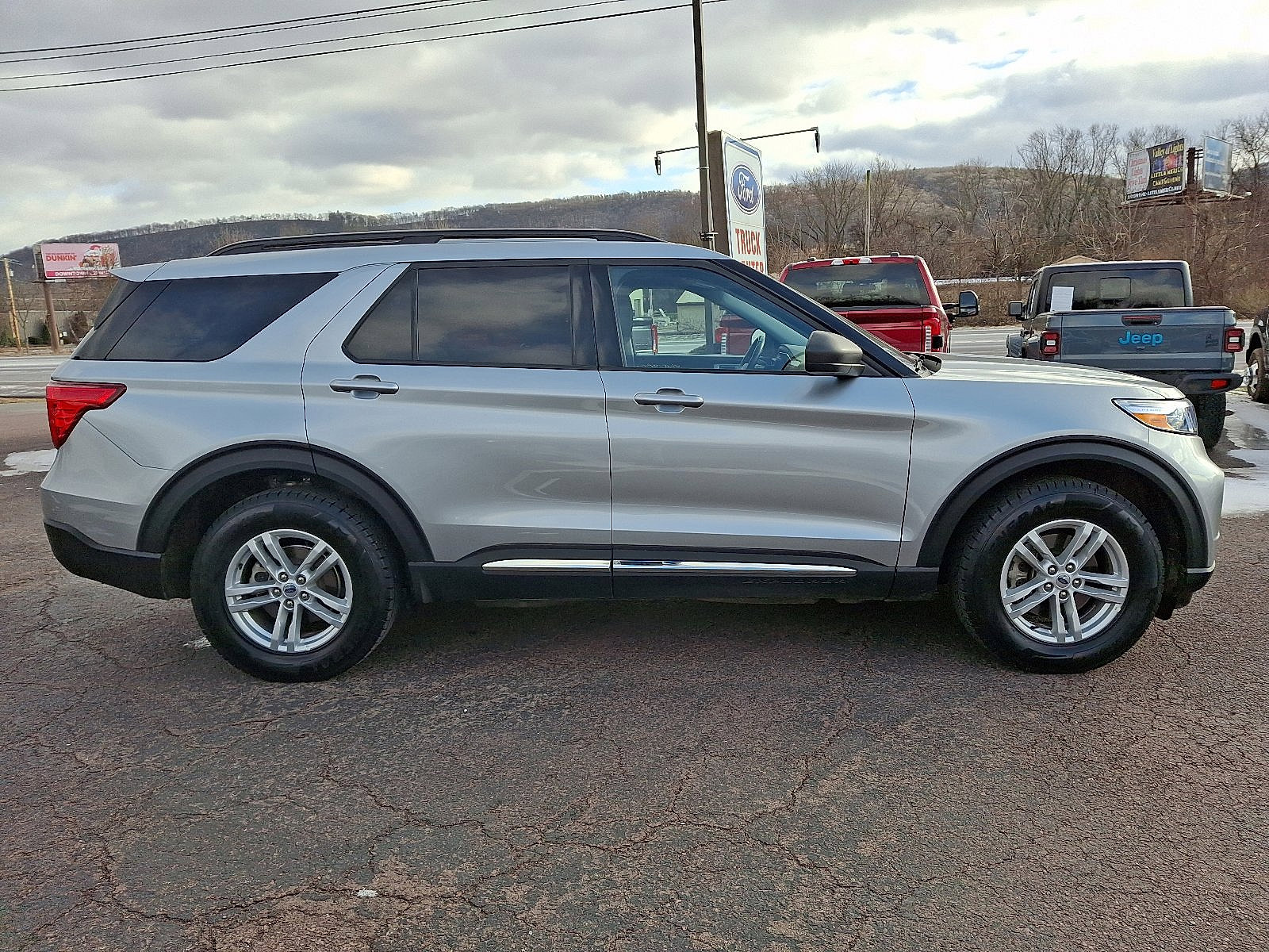 Certified 2024 Ford Explorer XLT w/ Equipment Group 202A image 12