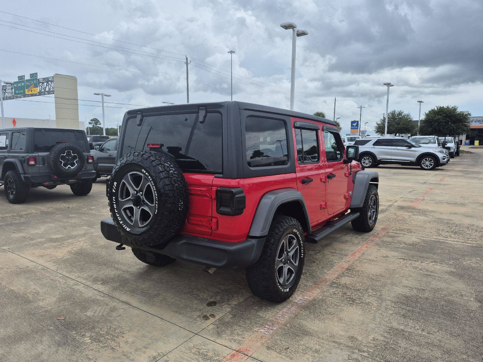 Used 2018 Jeep Wrangler Unlimited Sport S AWD/4WD image 10
