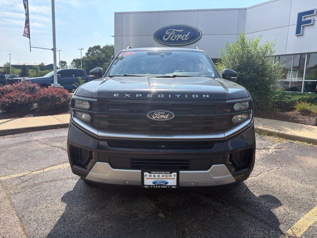 Certified 2025 Ford Expedition Platinum AWD/4WD image 2