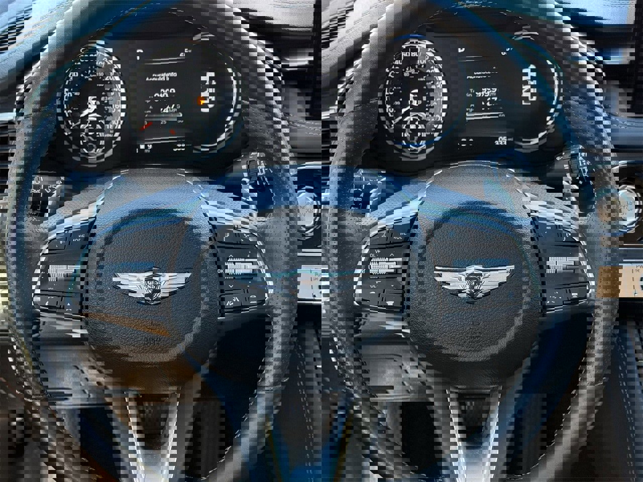 Used 2023 Genesis G70 3.3T image 13